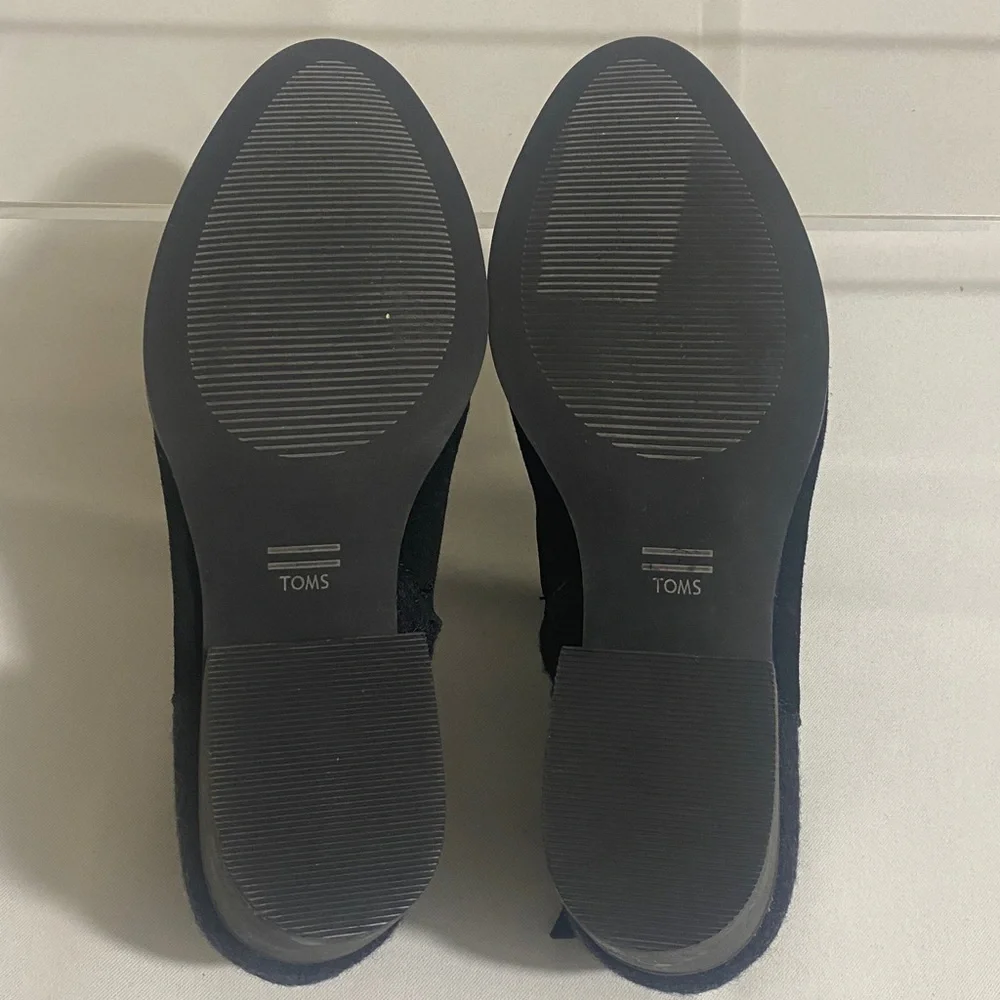 NWOB TOMS Black Suede Bootie Ankle Boots Women's Size 7M